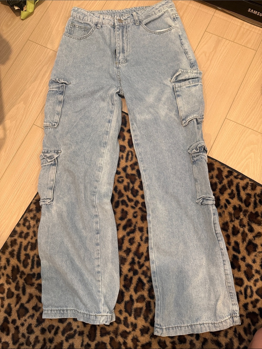 SHEIN Light Blue Wide-Leg Cargo Jeans